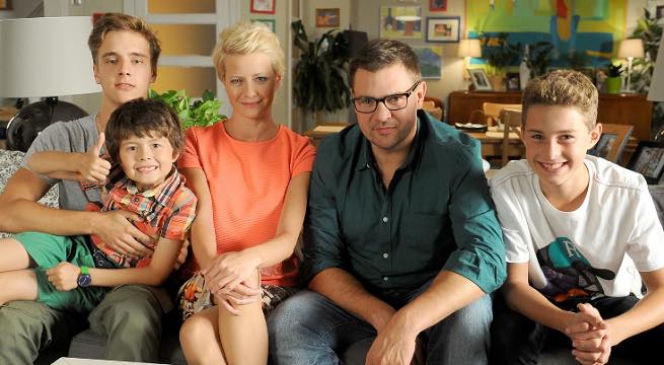 Rodzinka.pl, Natalia (Małgorzata Kożuchowska), Ludwik (Tomasz Karolak), Tomek (Maciej Musiał), Kuba (Adam Zdrójkowski) i Kacper (Mateusz Pawłowski)