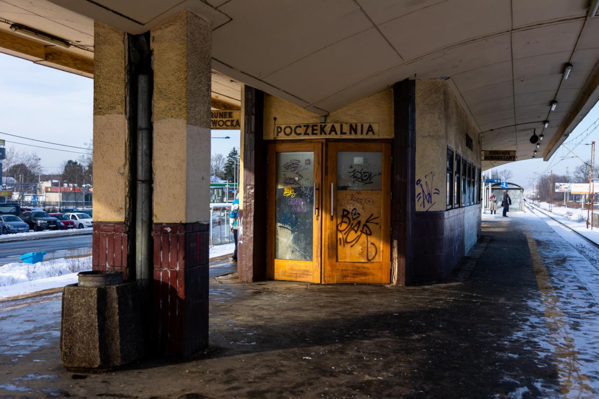 Warszawskie stacje kolejowe - zdjęcia. Zobacz najpiękniejsze z nich! Ochota, Powiśle, Międzylesie i inne - oto perły wśród dworców i peronów