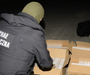 Straż graniczna zabezpieczyła ponad 700 tys. sztuk papierosów i 56 kg krajanki. Ich wartość to ponad pół miliona złotych [ZDJĘCIA]