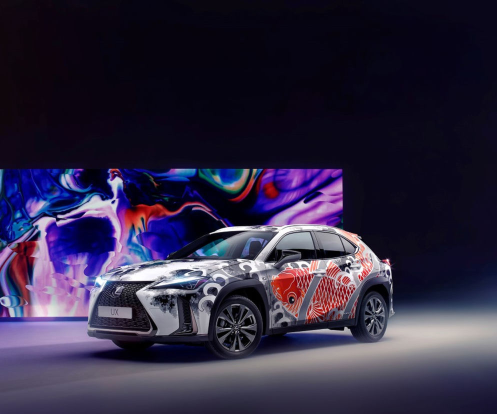 Wytatuowany Lexus UX