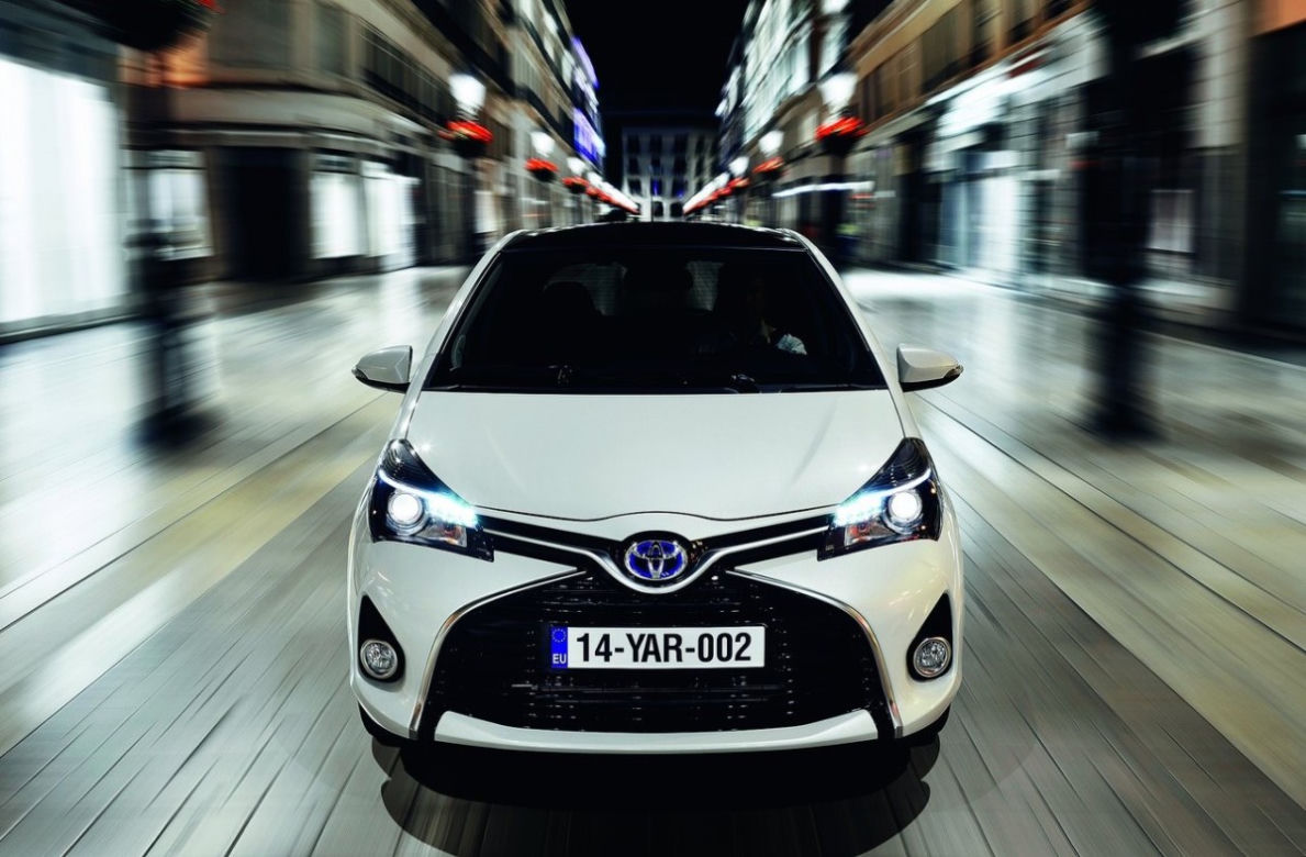 Toyota Yaris Hybrid 2015