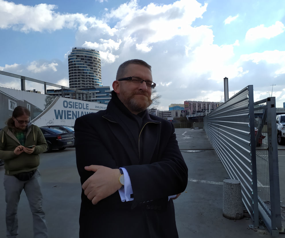 Grzegorz Braun zarzuca przestępstwo przewodniczącemu rady miasta. O co poszło?