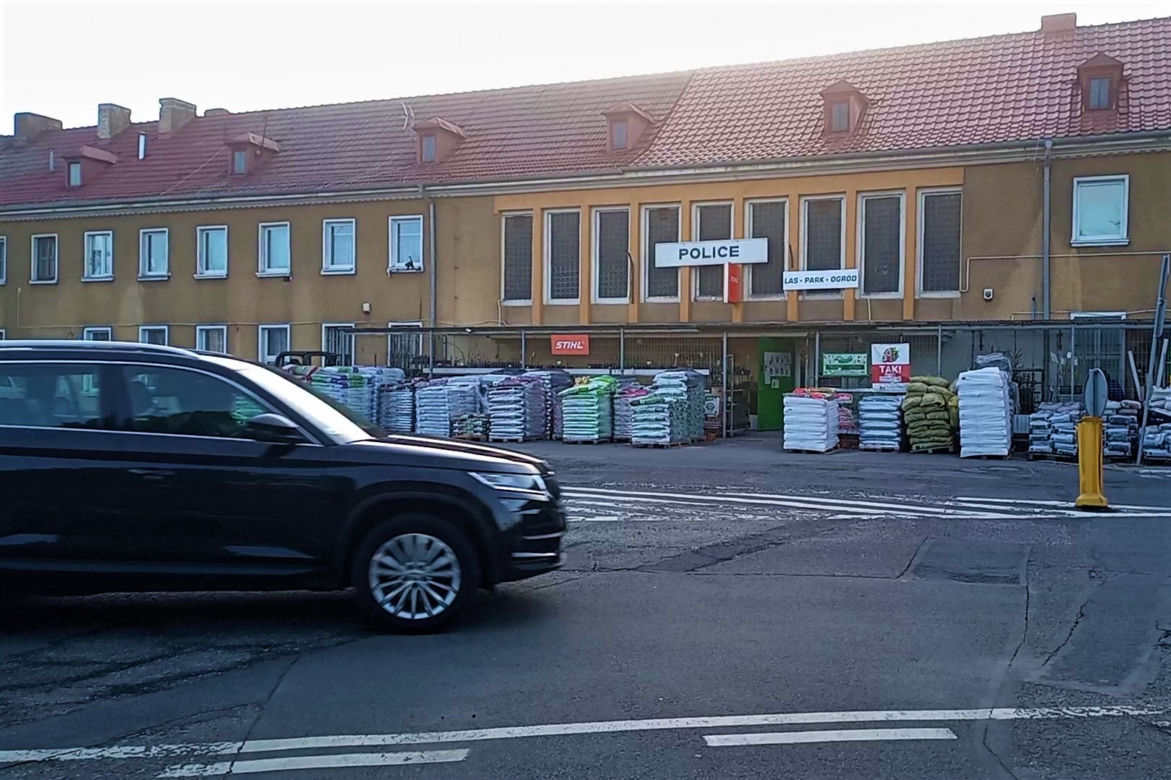 Dworzec kolejowy w Policach