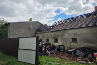 Pożar w hali w Lipnie koło Leszna. W środku części samochodowe