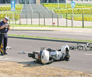Motocyklista potrącił rowerzystkę