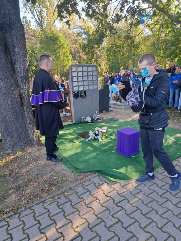Tłum ludzi pożegnał "Taśmę". Był jednym z najwierniejszych kibiców Unii Leszno