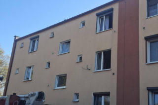 Pożar w bloku w Gryżynie. Pomogli sąsiad akwarysta i czujka dymu [ZDJĘCIA]