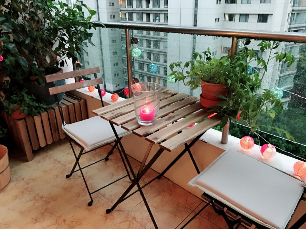 Jak urządzić wąski balkon?