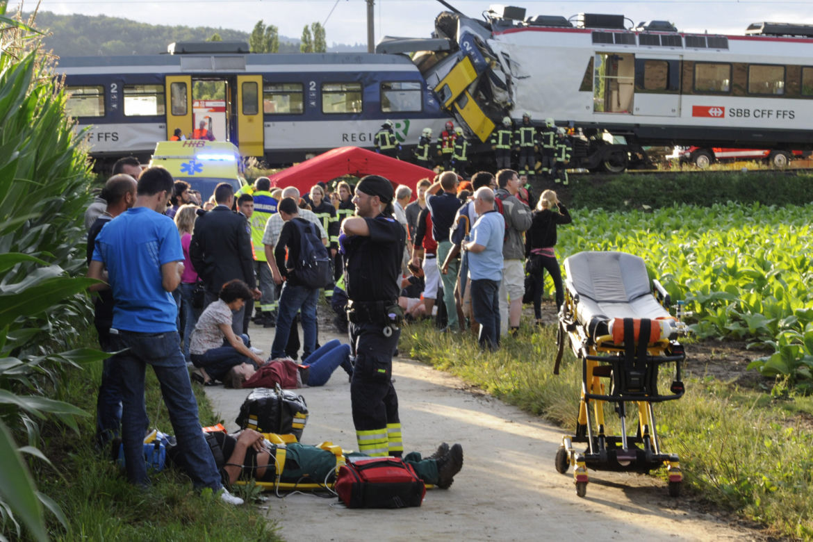 SWITZERLANDTRAINCOLLISION.JPEG-0BB66_1