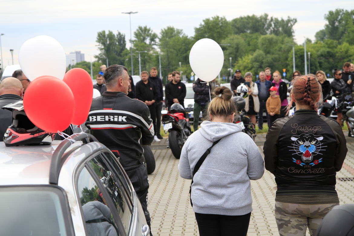 Przed Areną Lublin symbolicznie pożegnano dwójkę tragicznie zmarłych motocyklistów
