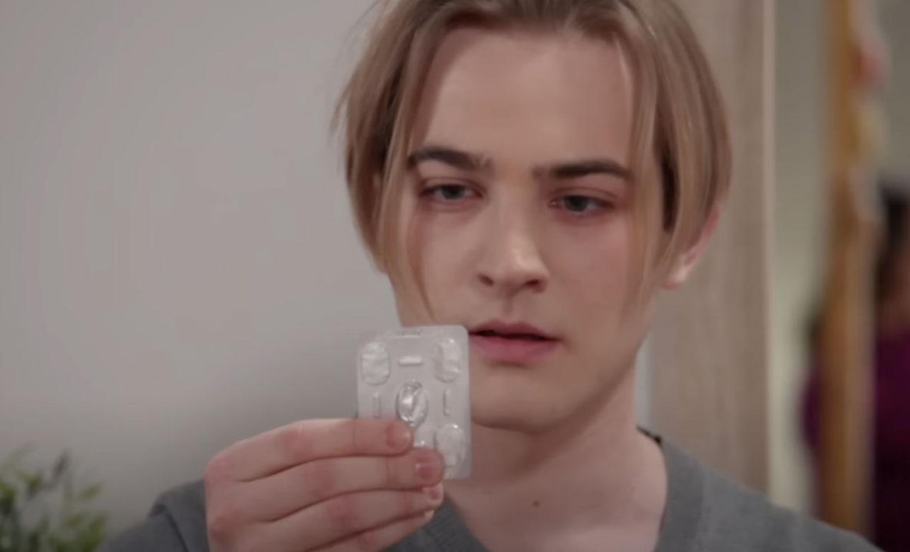 Pierwsza miłość, odcinek 3826: Biały (Kamil Paszczyk)