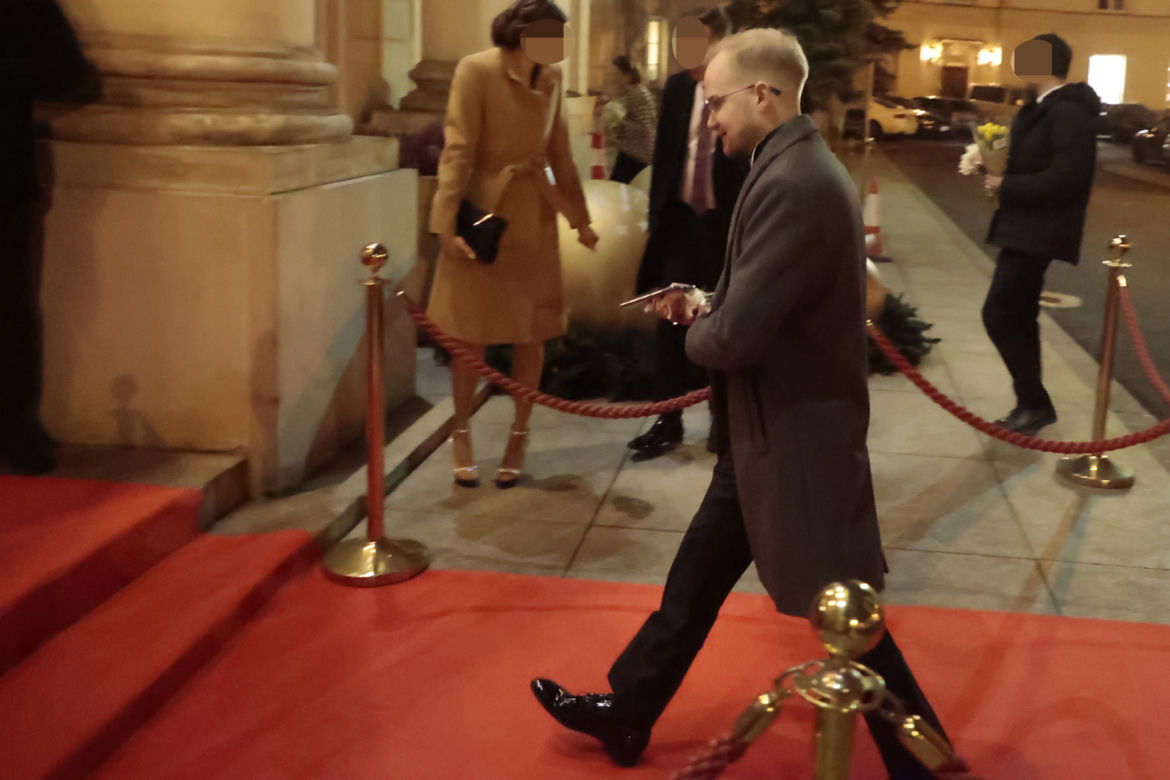 Ślub Patkowskiego i Semeniuk. Powitanie młodej pary