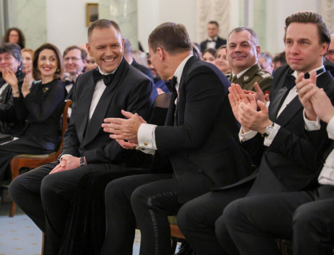 Miny Sikorskiego i Nawrockiego to hit!