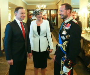 Duda jak Lady Di. Szydło jak Merkel.