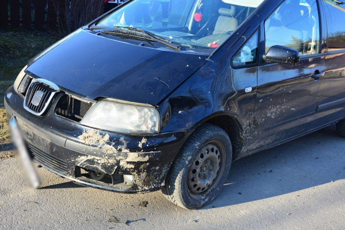 9-latek na motorowerze wjechał pod samochód