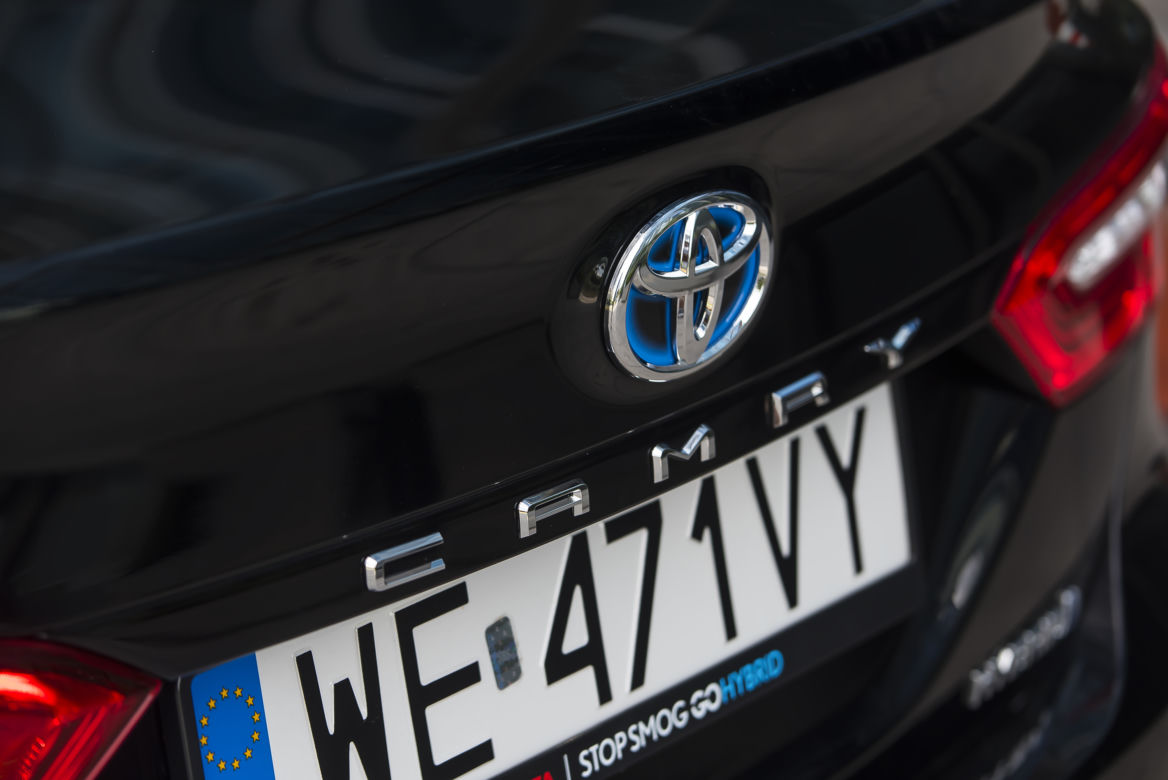 Toyota Camry 2.5 Hybrid Dynamic Force 218 KM e-CVT Executive