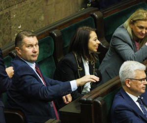 Przemysław Czarnek był królem parkietu we włoskim hotelu. Tam poznał piękną małżonkę [ZDJĘCIA]