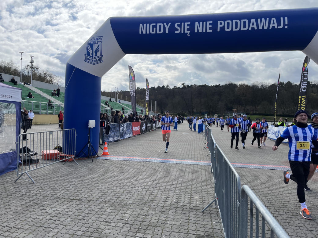 Kibolska Dycha 2024. Wyjątkowy bieg kibiców Lecha Poznań