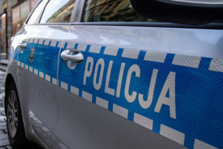 18-latek sterroryzował domowników. Zdemolował dom, a potem rzucił się na radiowóz