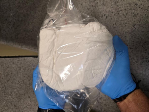 Policjanci z Leszna przejęli ponad 4,5 kilograma narkotyków! Zatrzymano trzech mężczyzn [ZDJĘCIA]