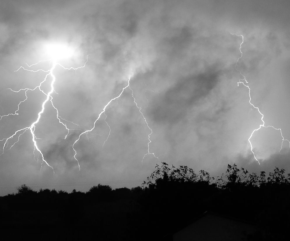 Burze na Lubelszczyźnie. Pożar zboża i instalacji gazowej