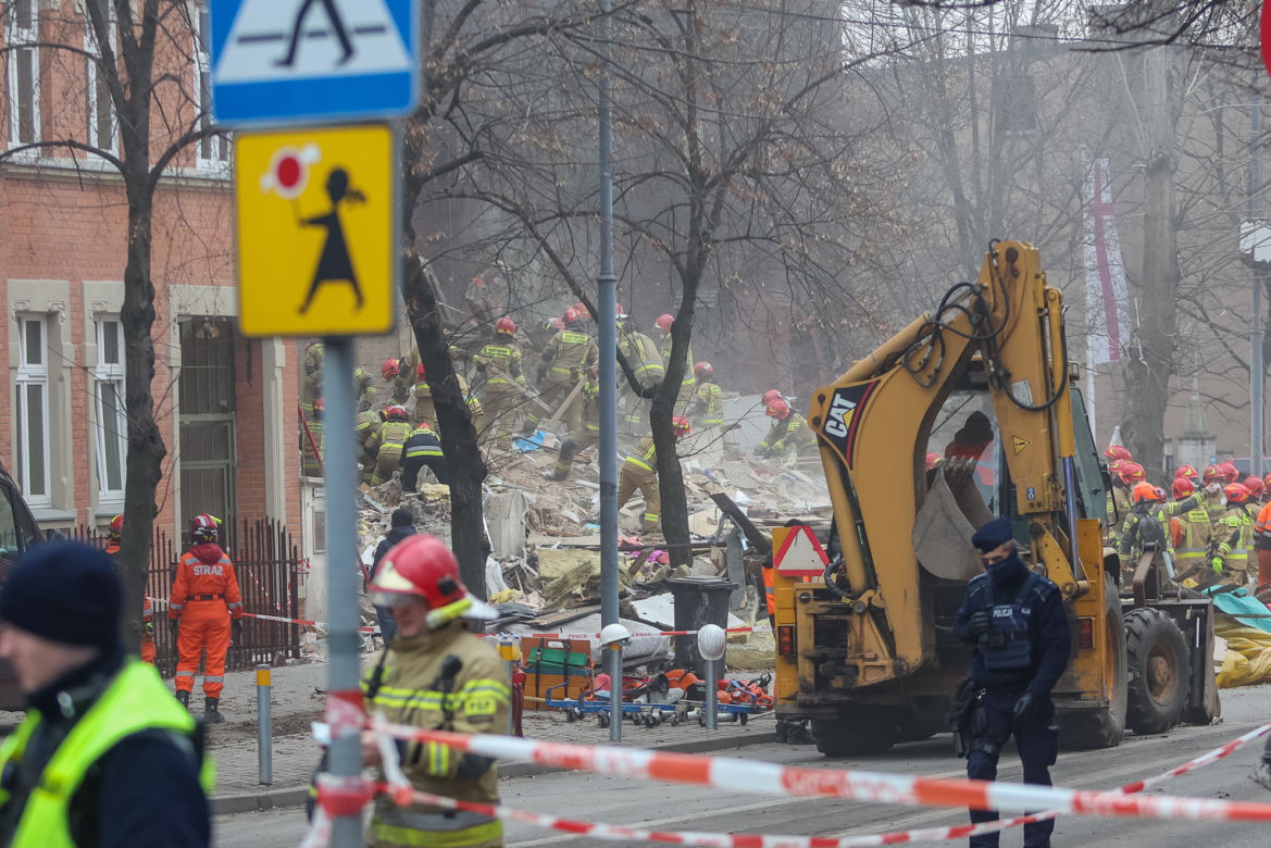 Tragiczny wybuch w Katowicach. Córeczki pastora wyrwane spod gruzów. "Wynieśliśmy je przez okno od kuchni"