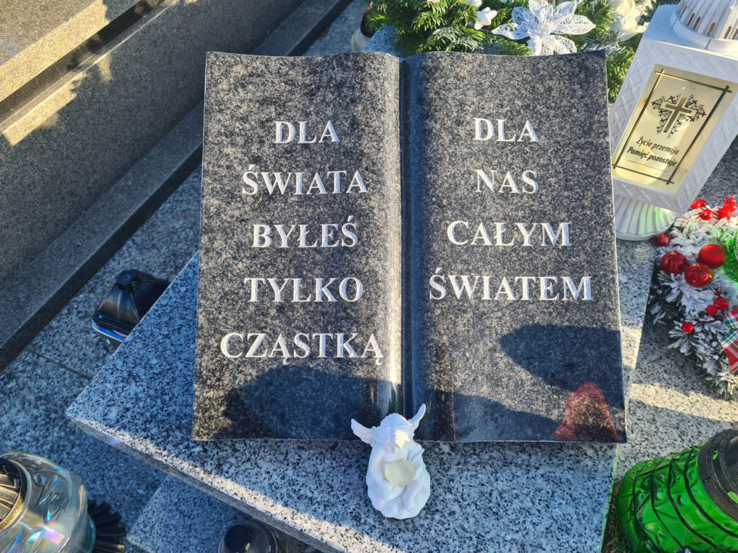 Grób Grzegorza z Oleszyc rok po śmierci