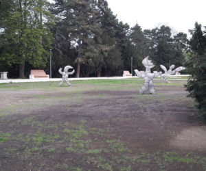 Rycerze króla Artura strzegą parku Szczytnickiego