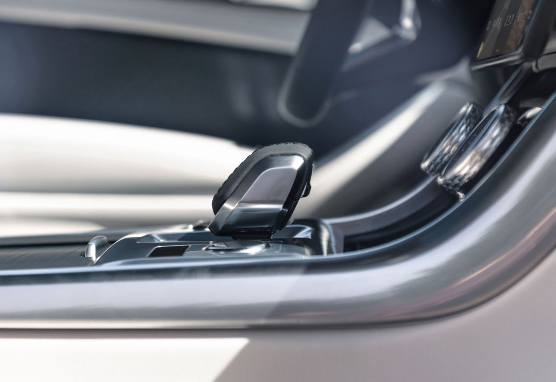Nowy Jaguar XF (2021)