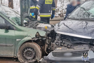 Wypadek w powiecie wałbrzyskim. 34-latek miał ponad 2 promile! Samochody kompletnie zniszczone [ZDJĘCIA]