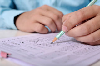 Matura 2022. Tradycje związane z maturą. Co przyniesie ci szczęście na egzaminie?