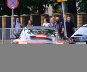 Szok! Jeździ Porsche, które zabrał mu prokurator