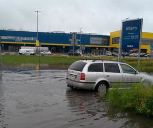 Ulewy w Małopolsce 23.05.2019: Ulice zamieniły się w rwące rzeki, sytuacja jest dramatyczna