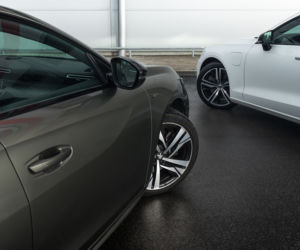 Volvo V60 T8 Twin Engine AWD R-Design AT8 vs. Peugeot 508 SW GT 2.0 BlueHDI 177 KM AT8
