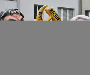 Ponownie drwią z Kaczyńskiego na niemieckiej paradzie