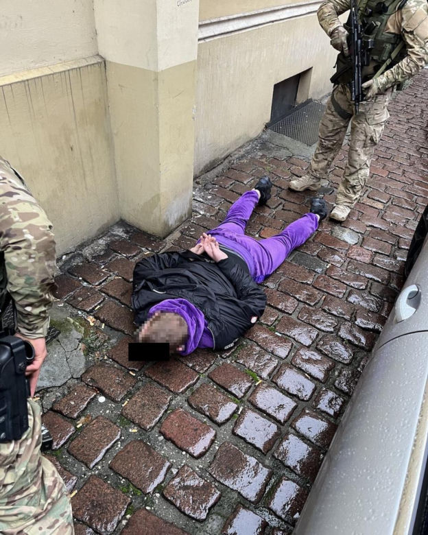 Grupa przestępcza rozbita w Toruniu. Zdjęcia z ogromnej akcji policji