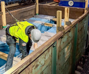 Pociąg wjeżdżał do Polski. Funkcjonariusze zwrócili uwagę na jeden wagon