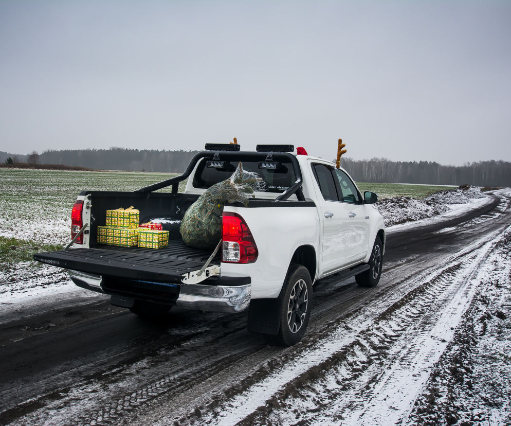 Toyota Hilux Selection 2.4 D-4D 4x4 - pomocnik Świętego Mikołaja