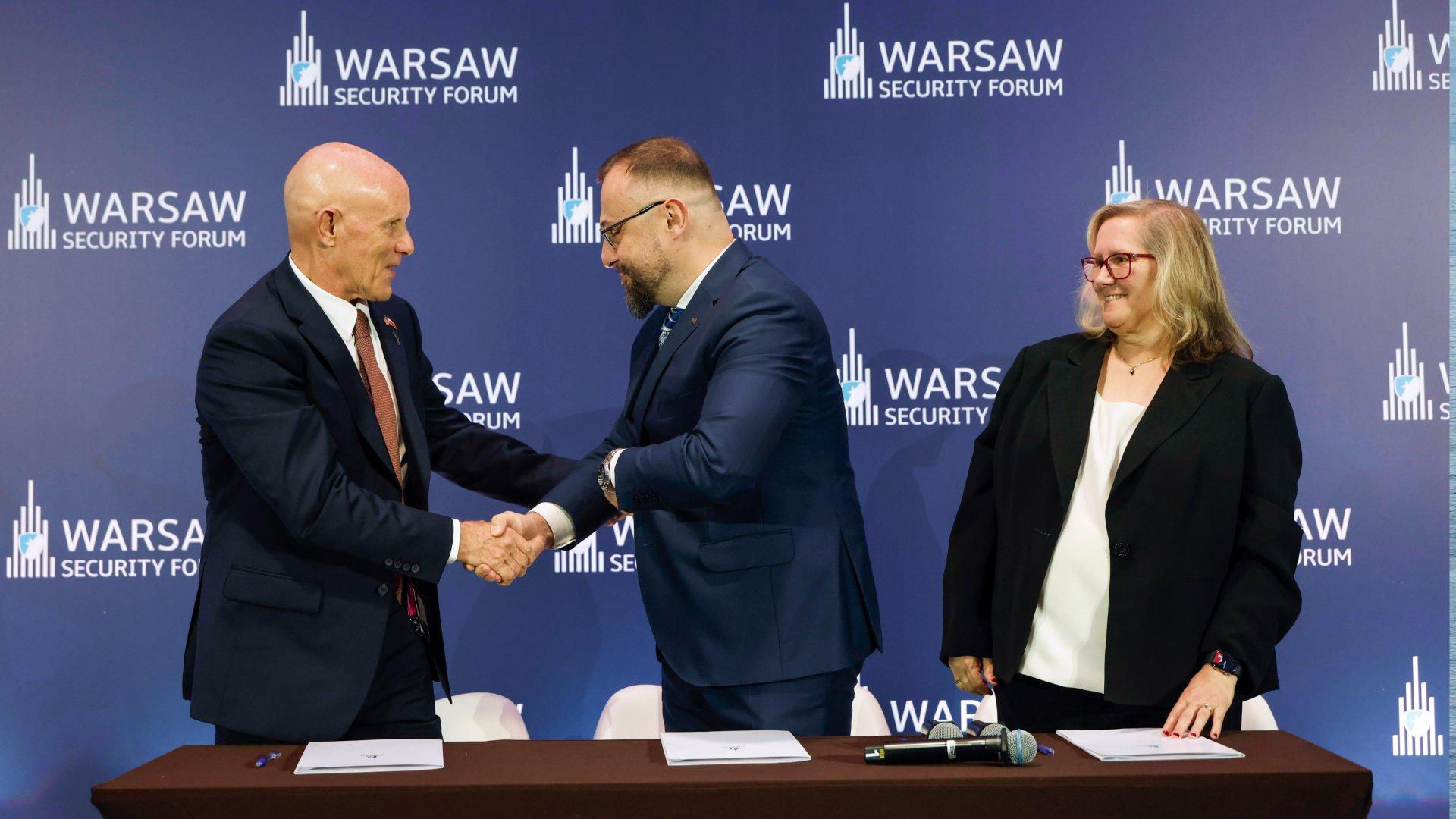 Silniki dla bezzałogowca X-BAT z serwisem w Polsce. GE Aerospace, Shield AI i WZL-2 podpisały porozumienie