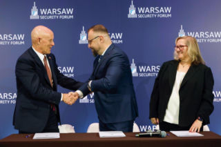 Silniki dla bezzałogowca X-BAT z serwisem w Polsce. GE Aerospace, Shield AI i WZL-2 podpisały porozumienie