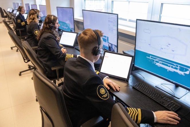 Wieżę lotniczą z Pyrzowic "przeniesiono" do Katowic. Kosztowało to 5 mln zł. Cel? Edukacja