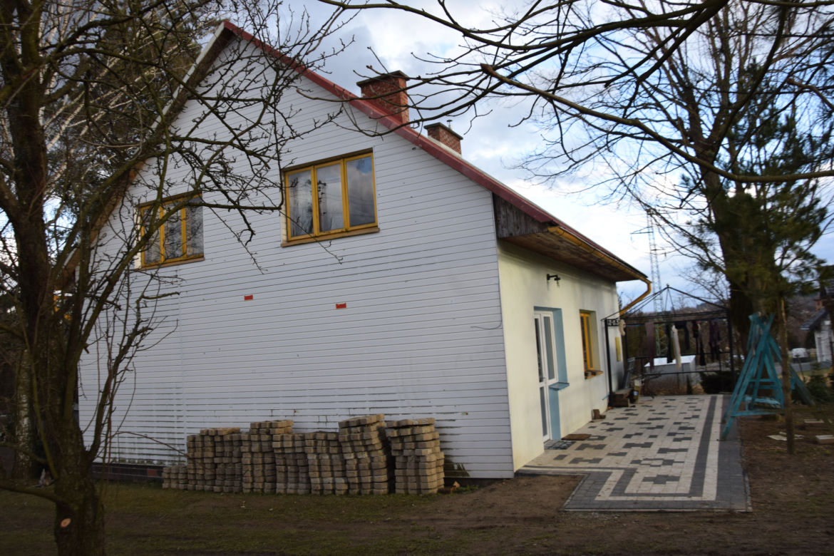 Zbiera na podjazd malując Madonny