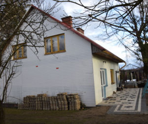 Zbiera na podjazd malując Madonny