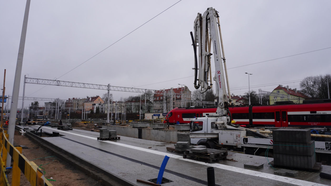 Postępują prace nad konstrukcją budynku Dworca Głównego w Olsztynie. Perony niemal na ukończeniu [ZDJĘCIA]