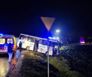 Autokar z dziećmi rozbił się pod Łukowem!