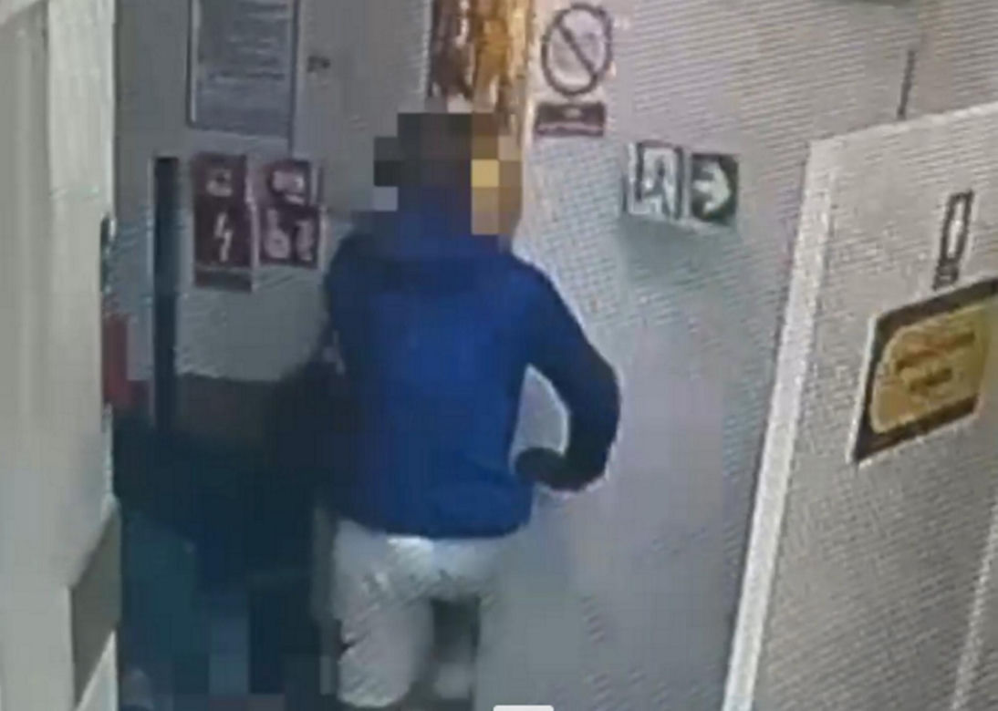16-latek skatował ochroniarza za butelkę alkoholu! Szokujące nagranie