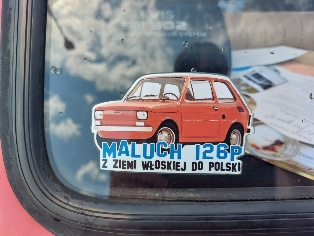 Zlot fiatów 126p w Galerii Libero w Katowicach