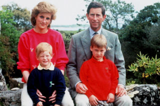 Księżna Diana tuż przed śmiercią żałowała tylko jednego. Chodziło o Williama i Harry'ego!