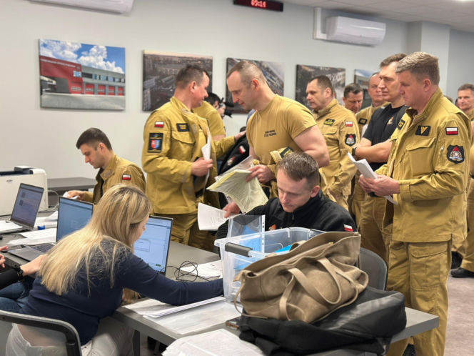 Strażacy ze świętokrzyskiego badają się w pracy