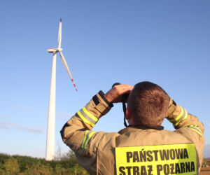 Piorun uderzył w elektrownię wiatrową w Ciołkowie